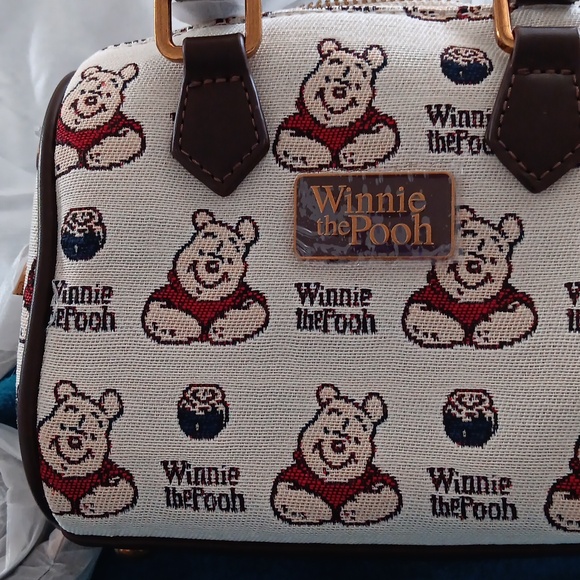 Winnie the pooh mini cross body bag - Picture 7 of 7